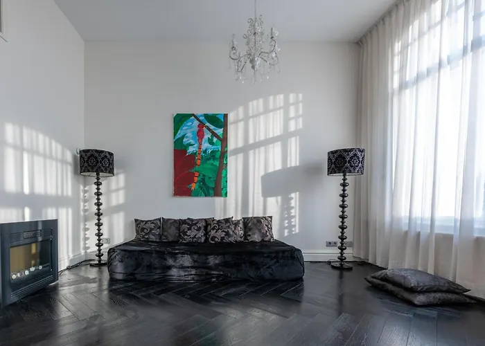 Dina-Perla Lodges, Shared Home - Not Hotel - In Museum District Amsterdam